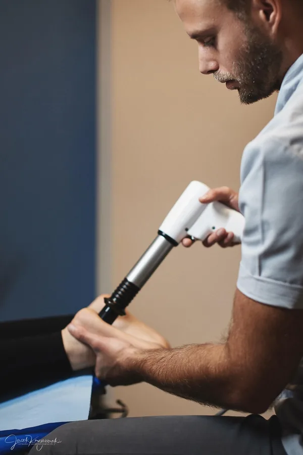 Fala uderzeniowa - Holistic Rehabilitacja
