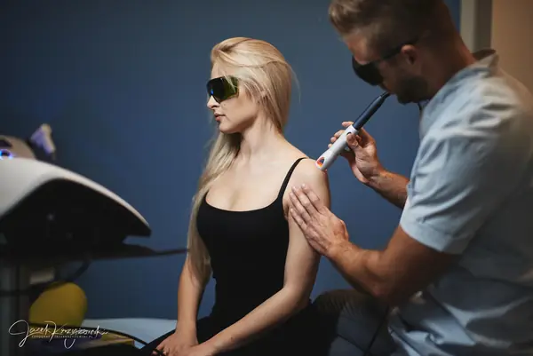 Laseroterapia wysokoenergetyczna HILT